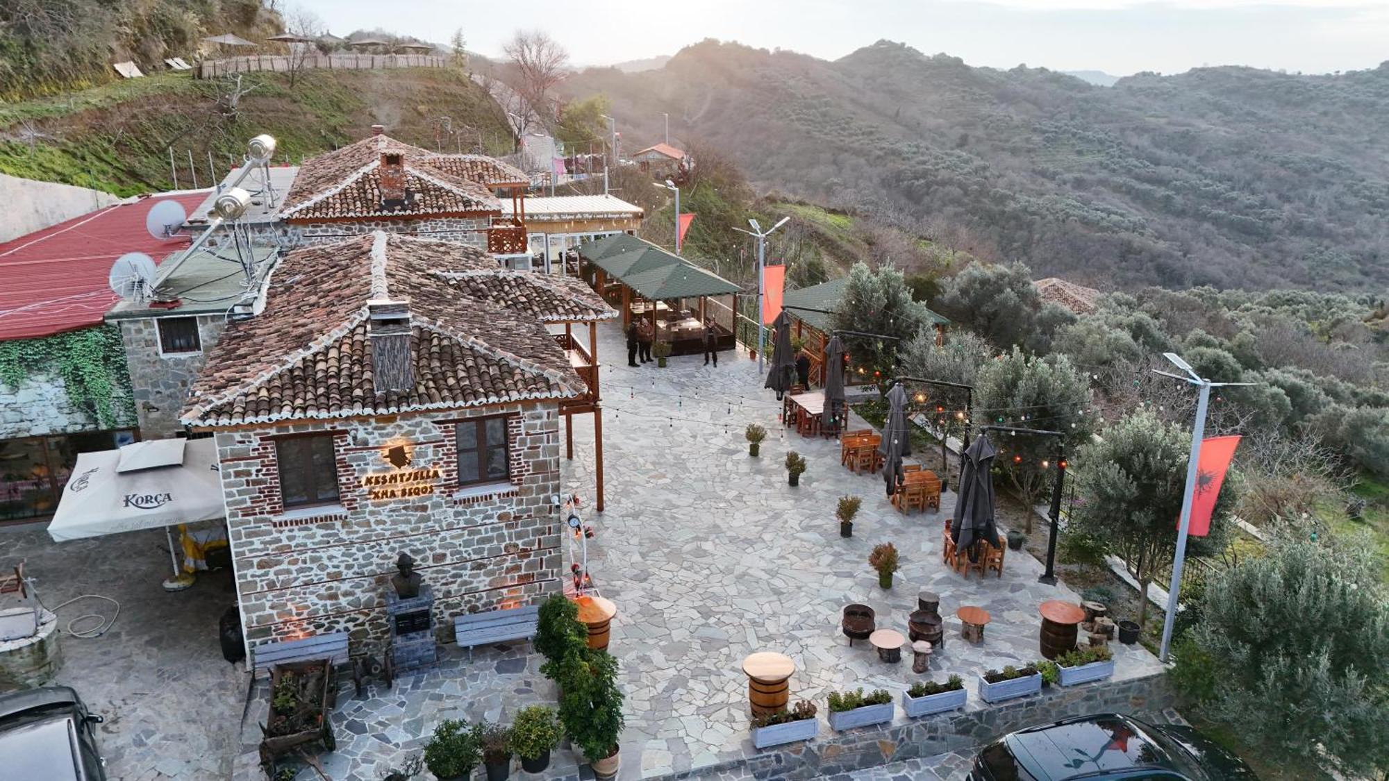 Hotel Keshtjella Xhabeqos 4*